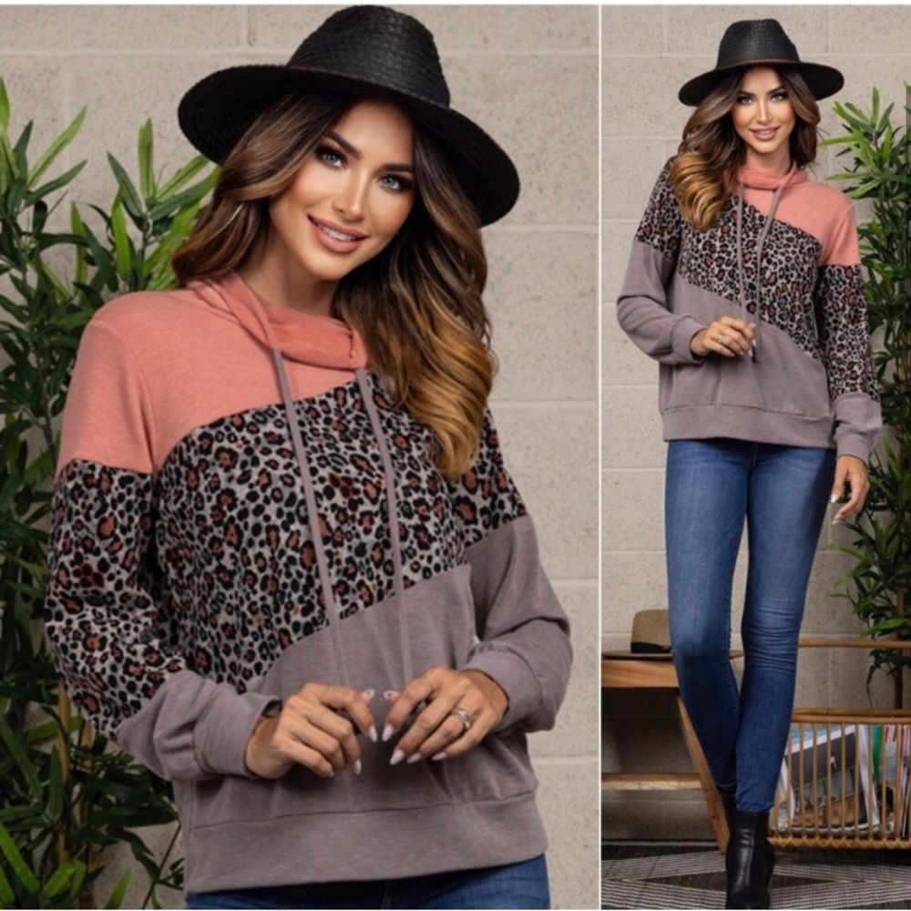 LAST ONE: USA made leopard print women’s cute fall pullover sweater comfy top - Picture 2 of 4